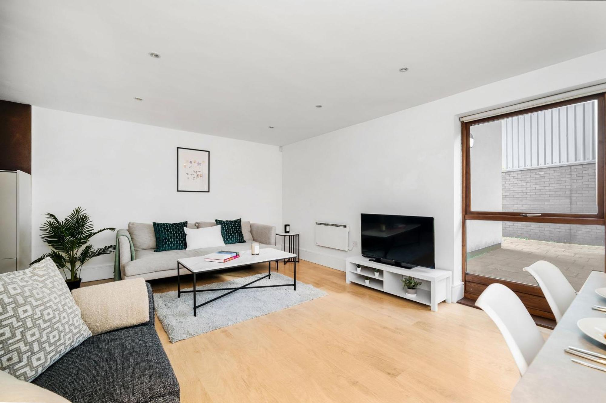 King'S Cross - 2Br With Terrace - Cityapartmentstay Londyn Zewnętrze zdjęcie
